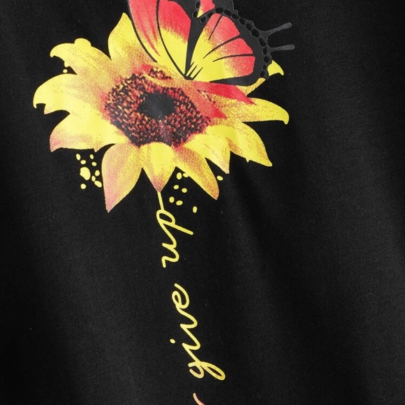 Never Give Up Sunflower Graphic Tee - NWT - Picture 3 of 4